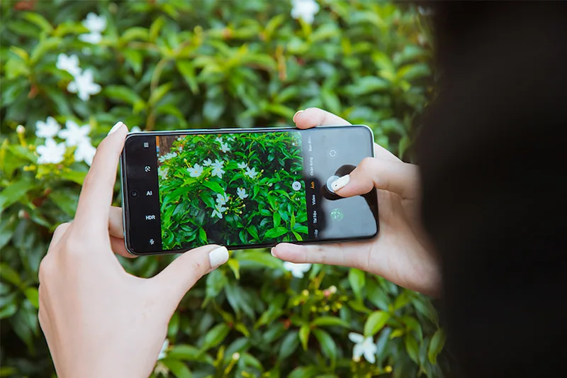 Smartphone phân khúc phổ thông ngày càng hoàn thiện khả năng chụp ảnh sắc nét và chân thực.